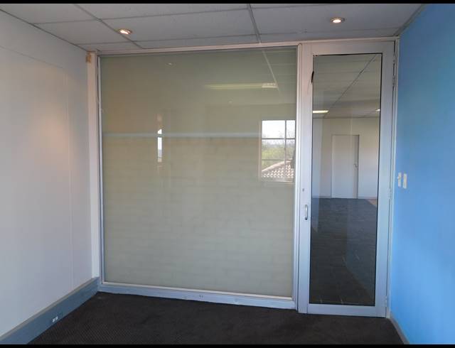 375M² OFFICE TO LET IN HYDE PARK